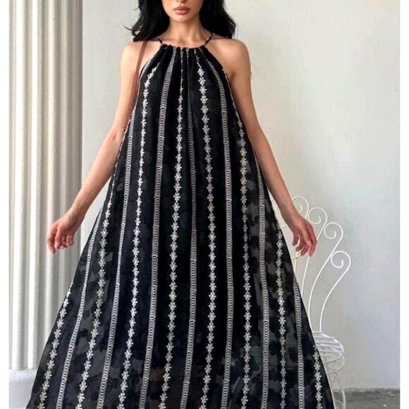 Embroidered Detailed Strapped Loose Chiffon Maxi Dress - Black S, M, L, XL - Picture 4 of 5
